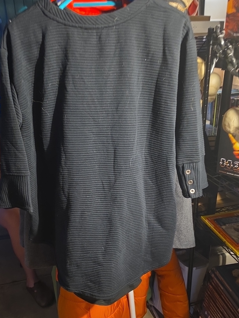 Womens Gray Textured Crewneck Sweater - Picture 2 of 3